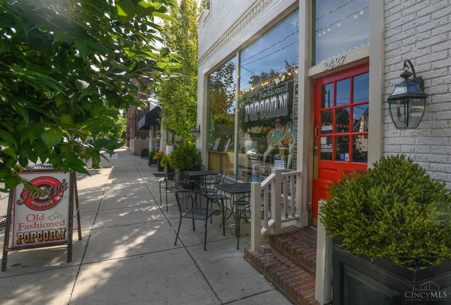 2770 Observatory Avenue 204