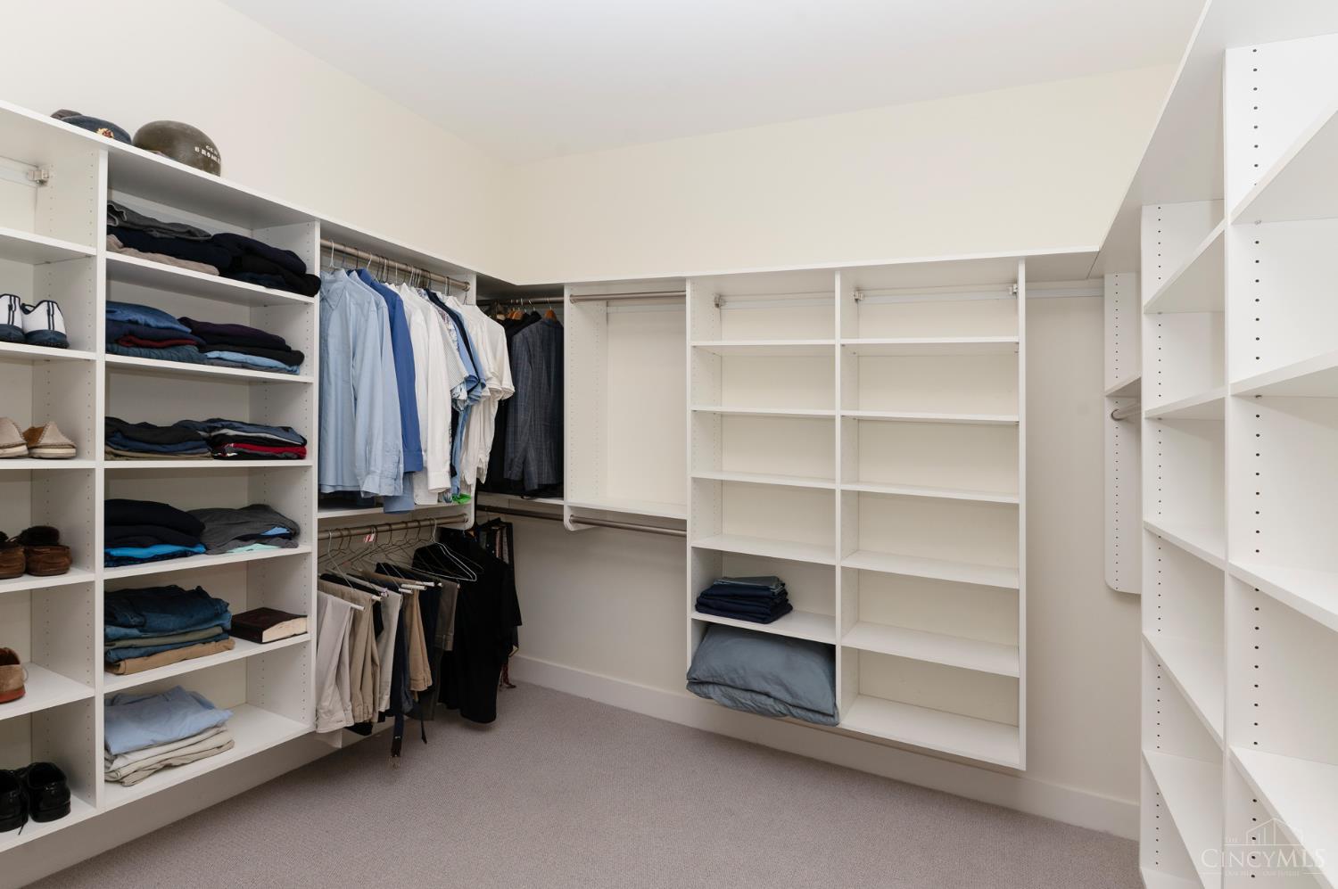 2770 Observatory Avenue 204