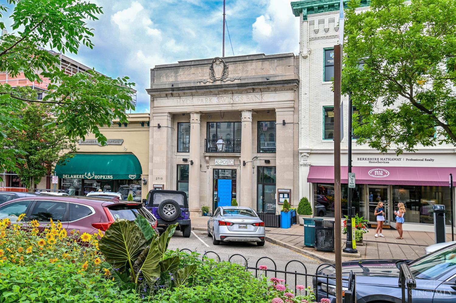 2770 Observatory Avenue 204