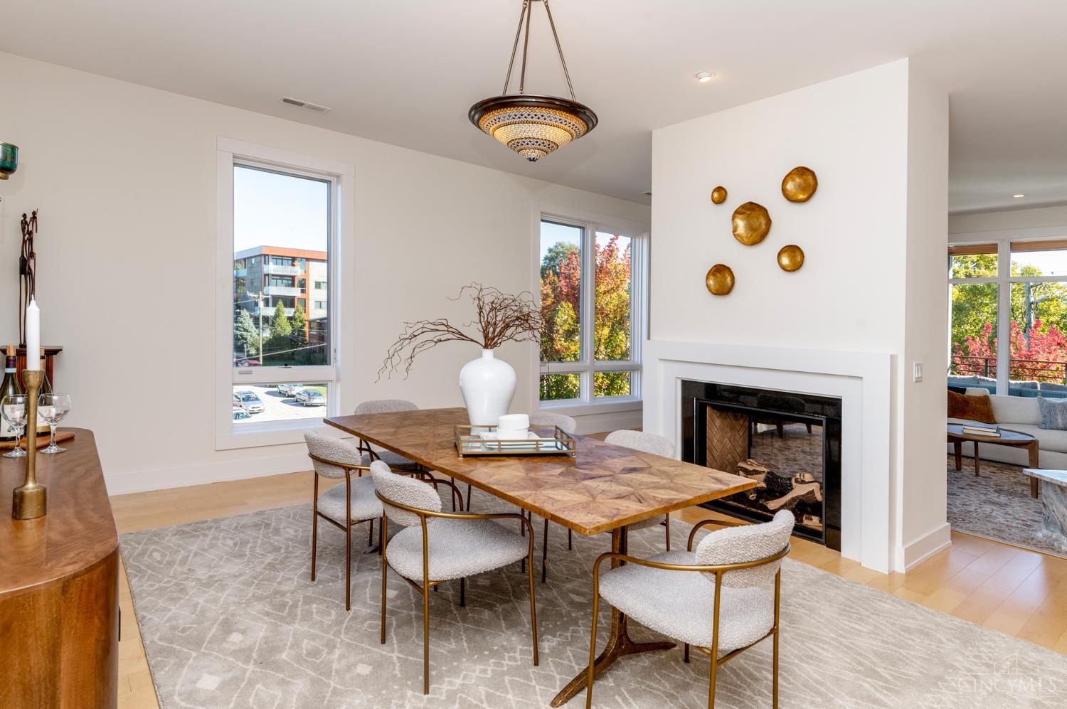 2770 Observatory Avenue 204