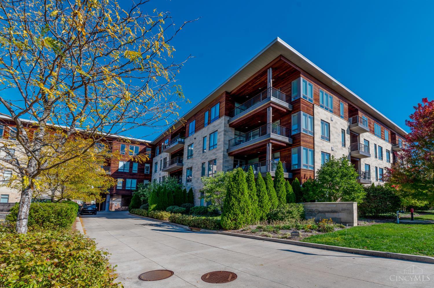 2770 Observatory Avenue 204