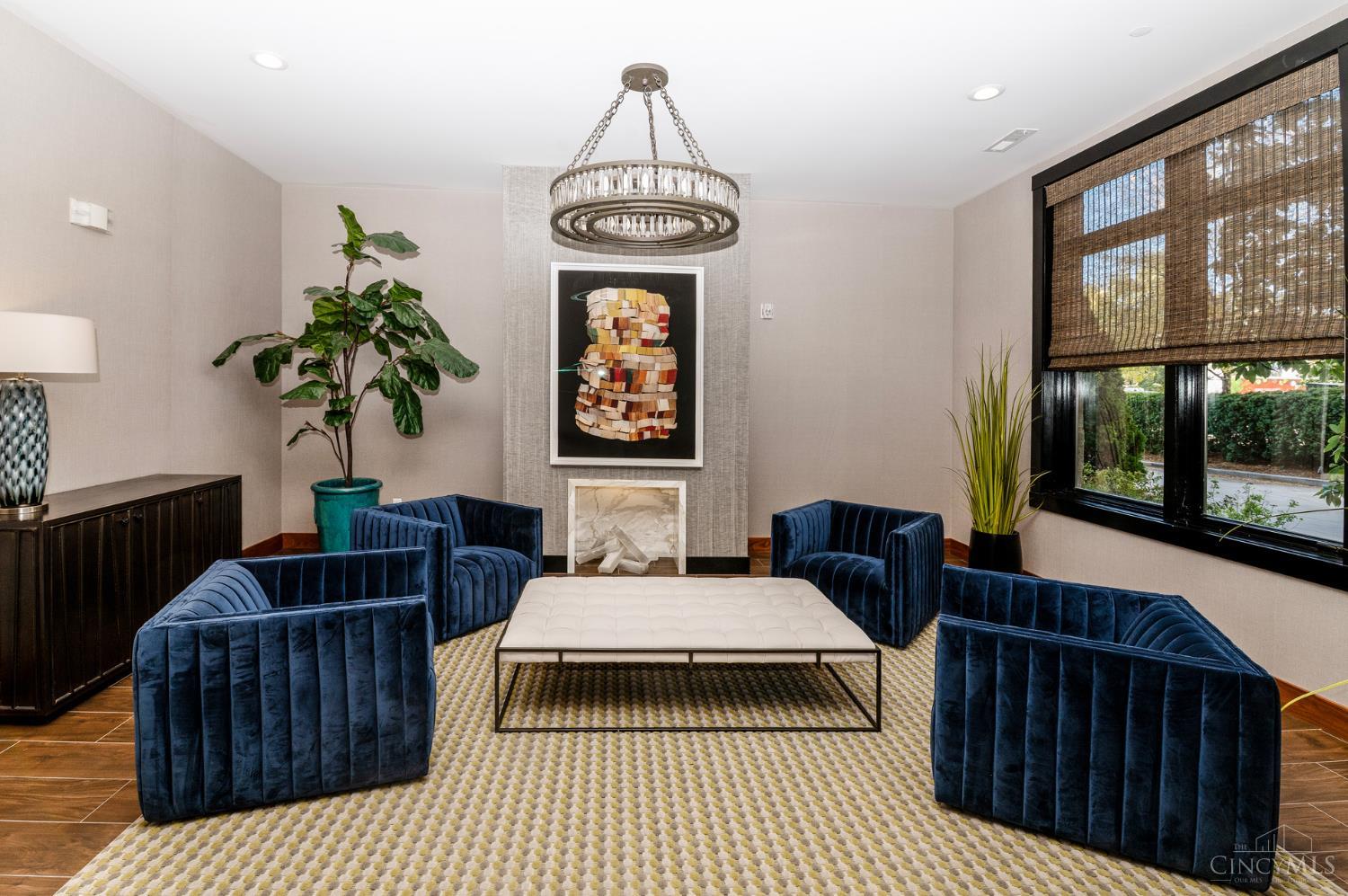 2770 Observatory Avenue 204