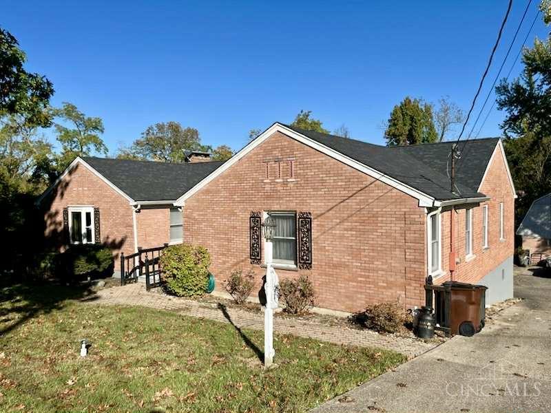 3632 Crestnoll Lane