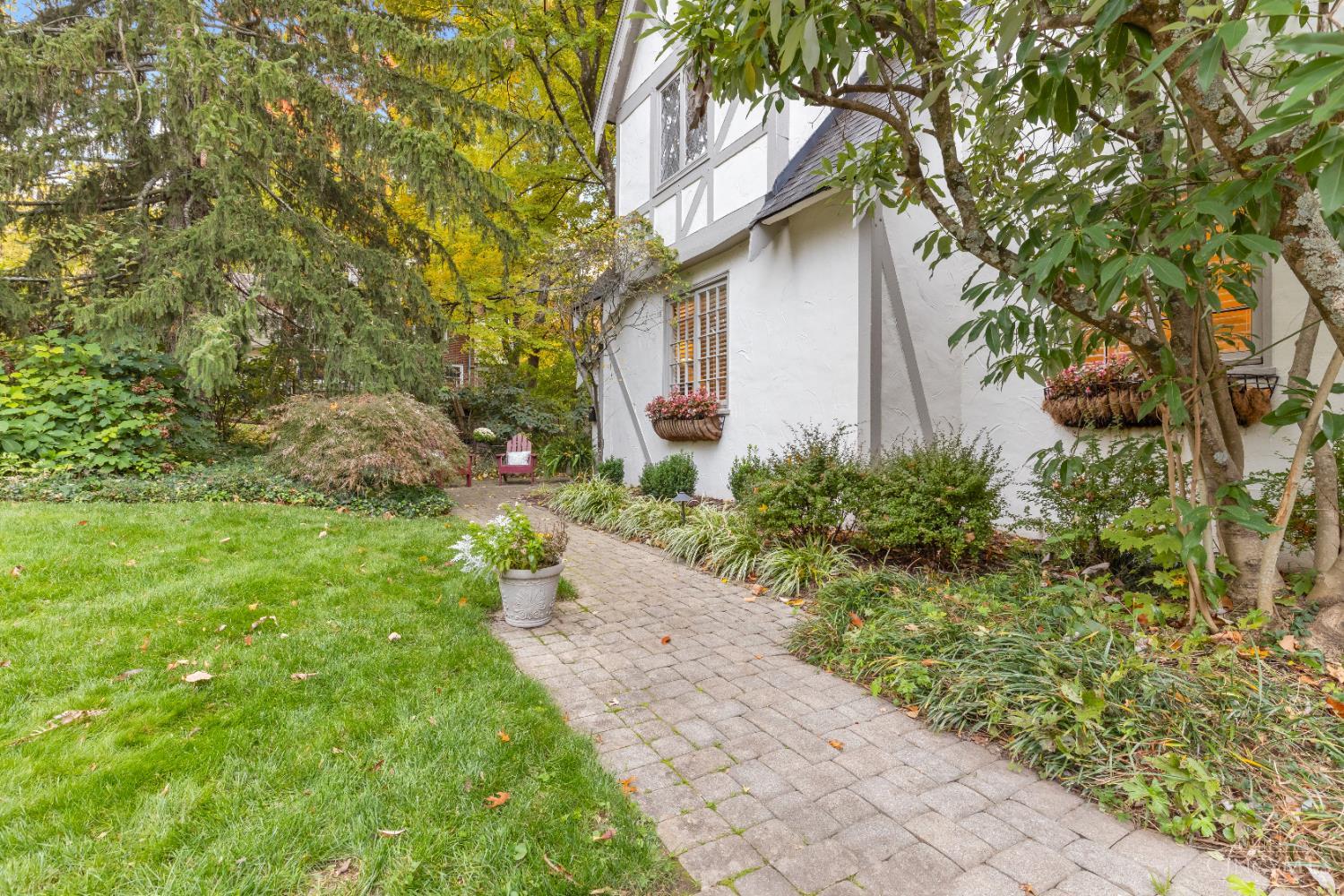 3613 Victoria Lane