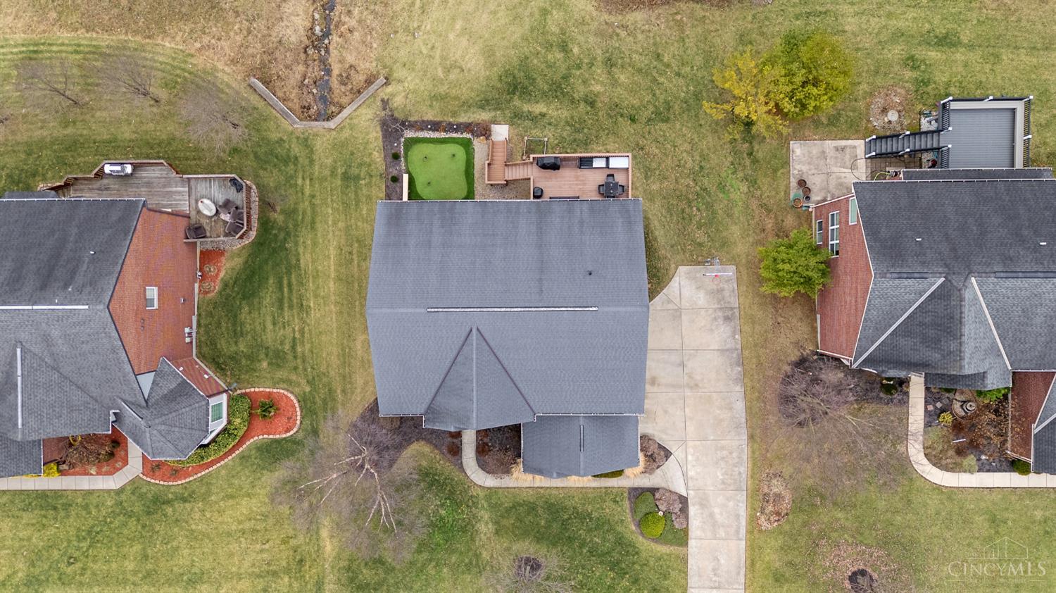 3596 Riverside Drive