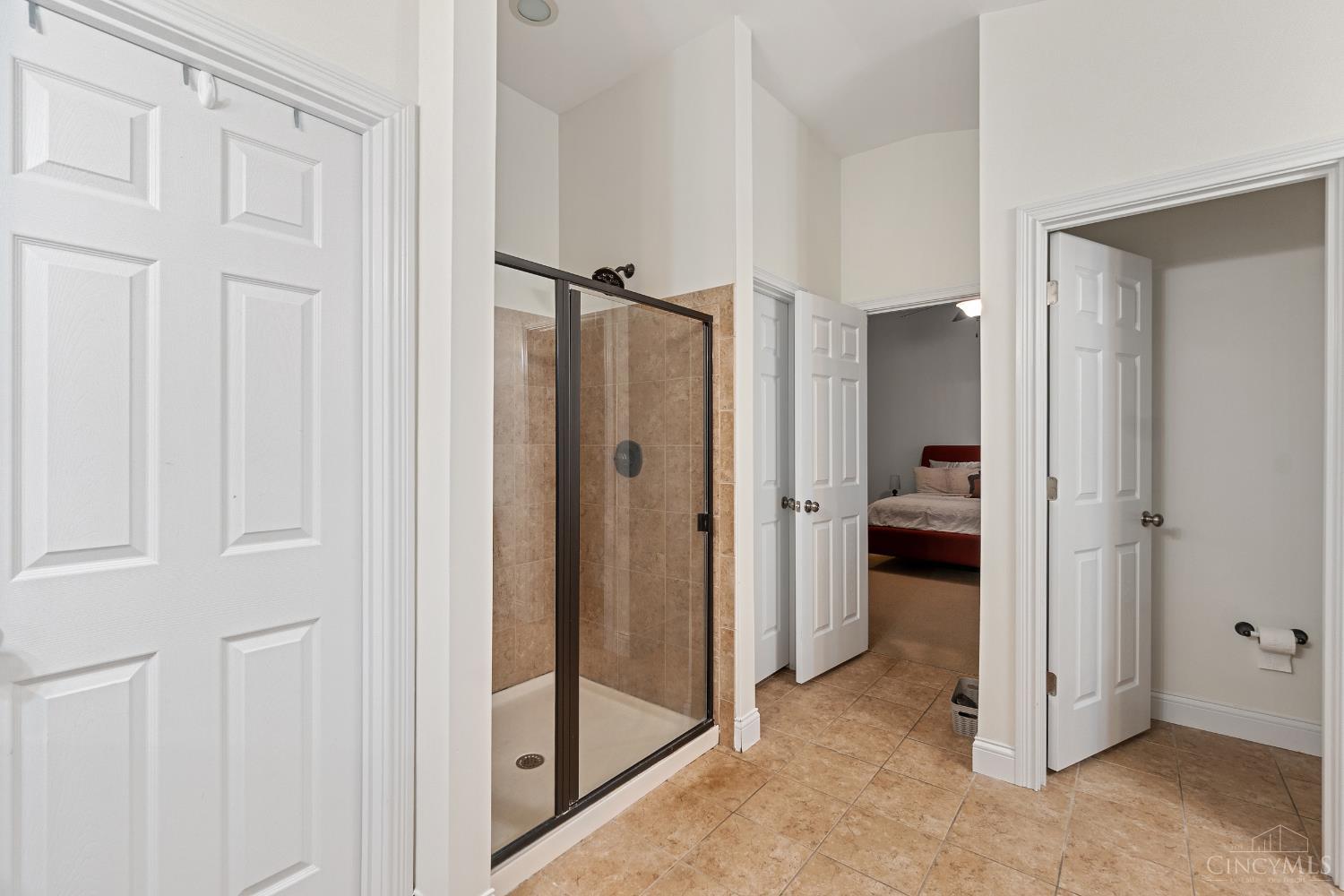 3596 Riverside Drive