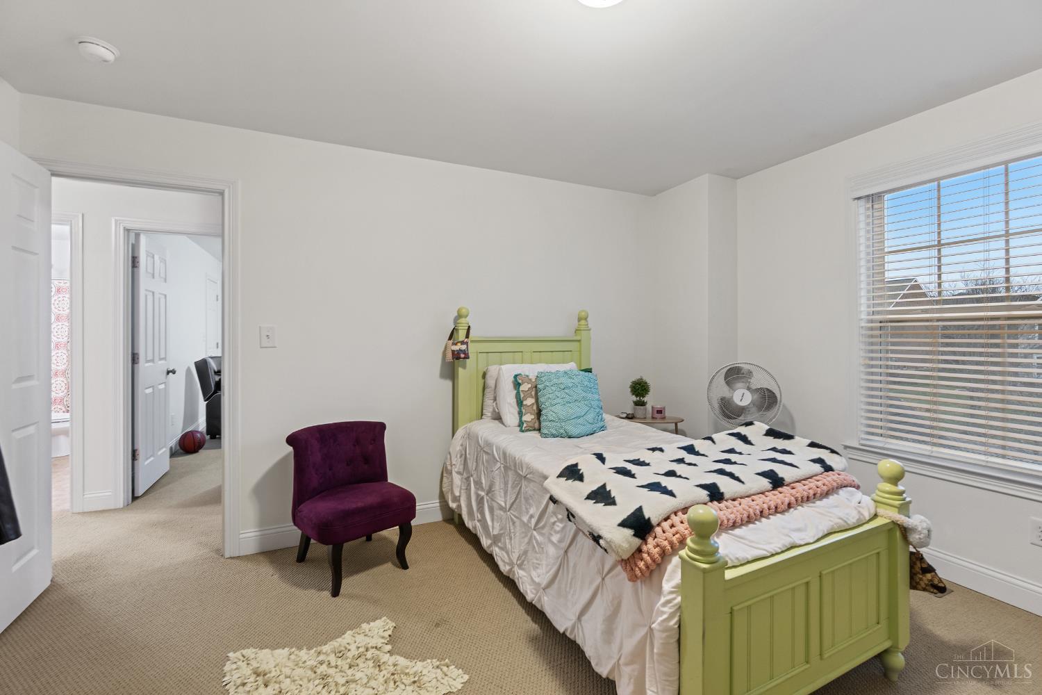 3596 Riverside Drive