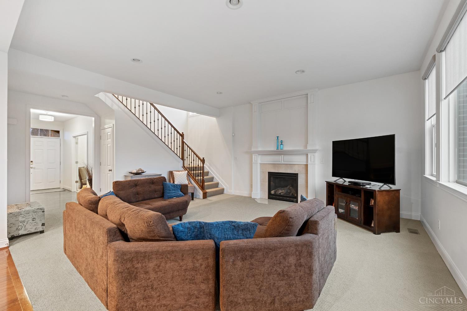 3596 Riverside Drive