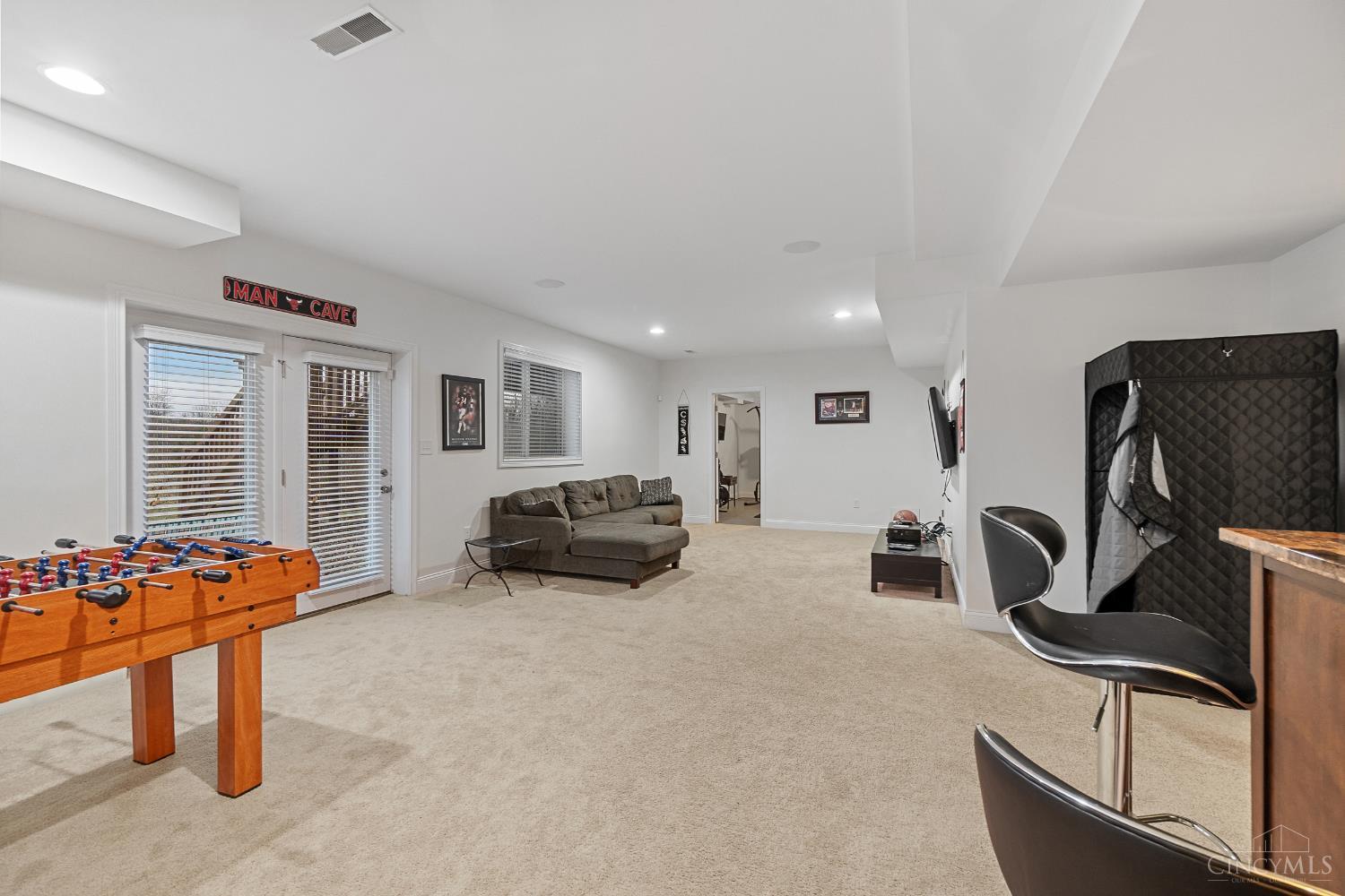 3596 Riverside Drive