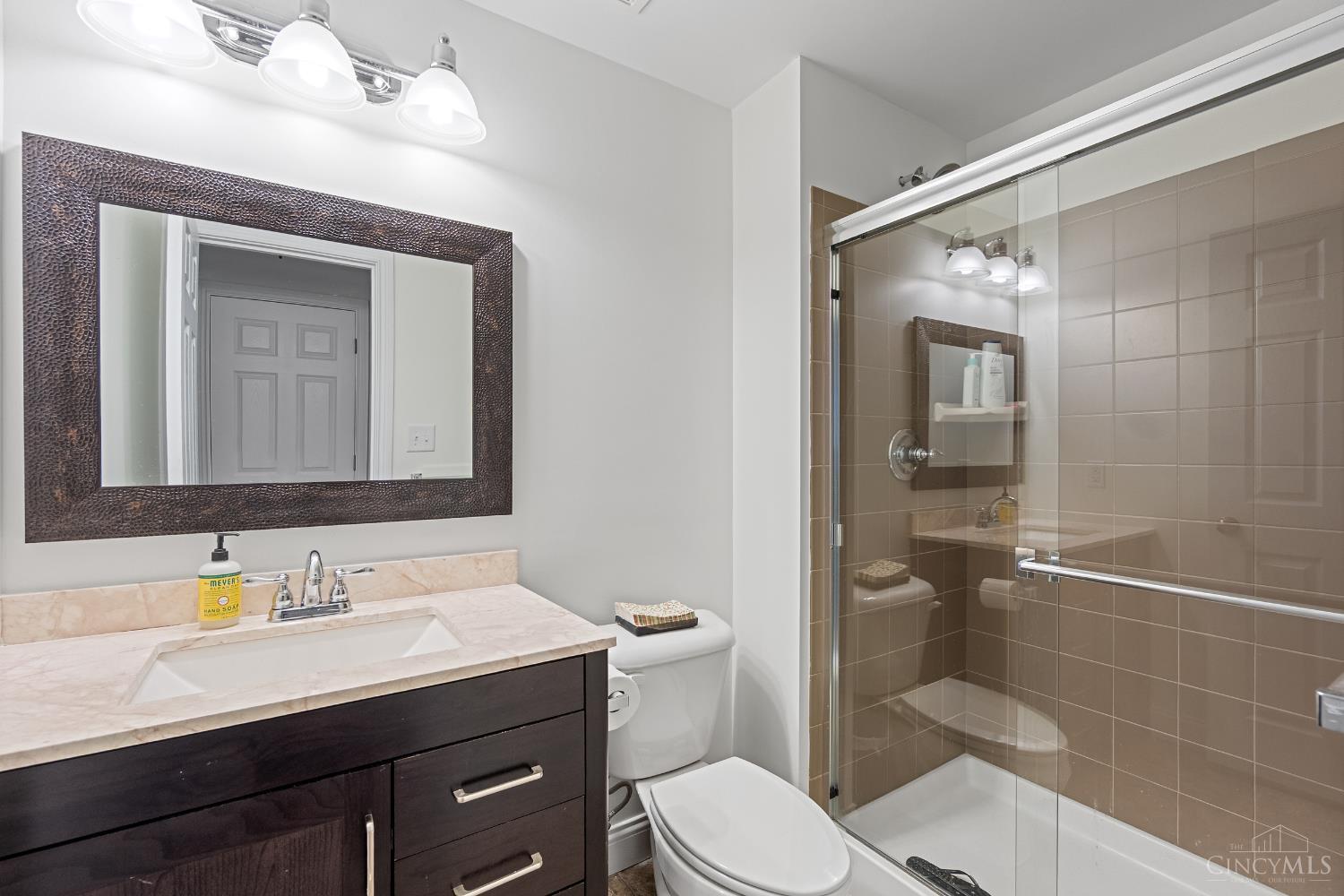 3596 Riverside Drive