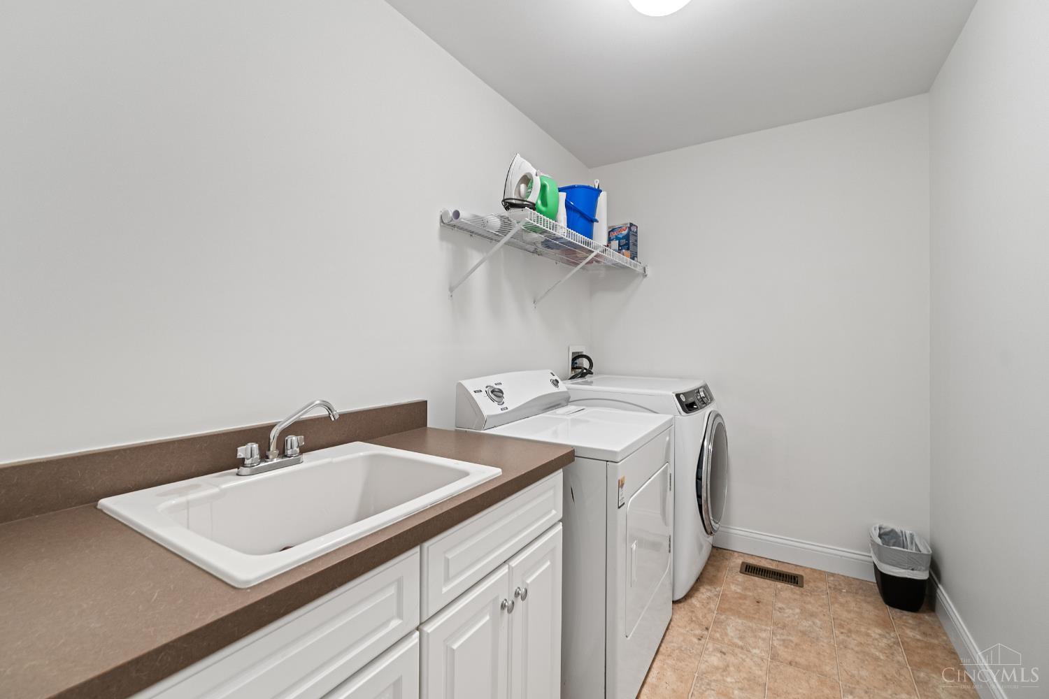 3596 Riverside Drive