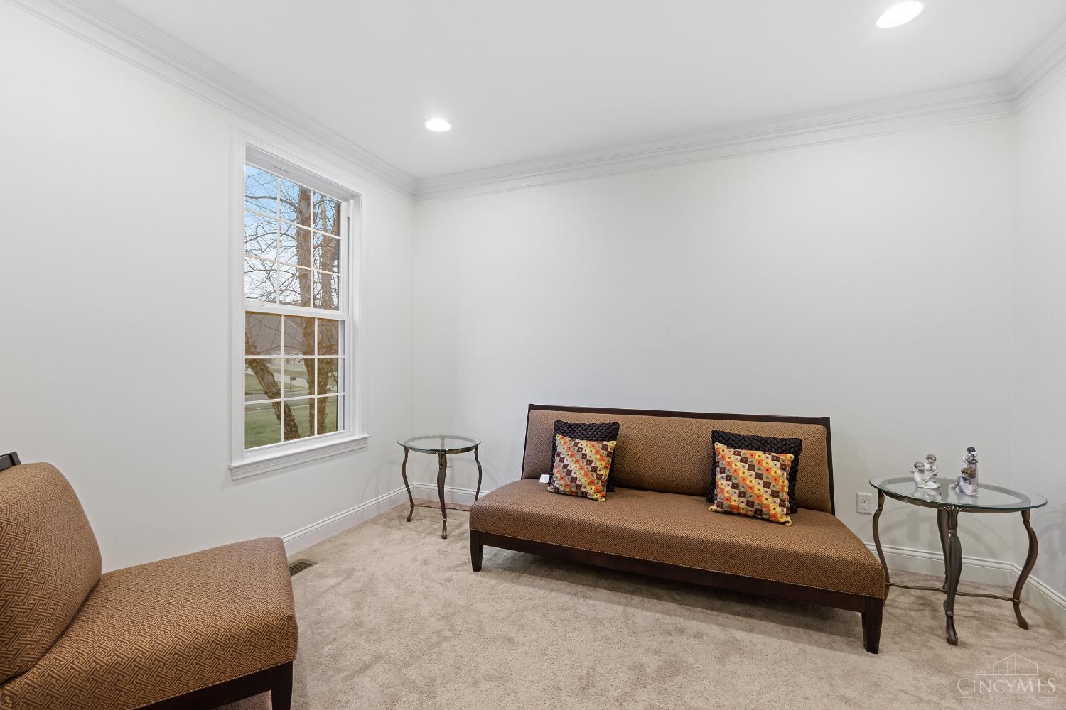 3596 Riverside Drive