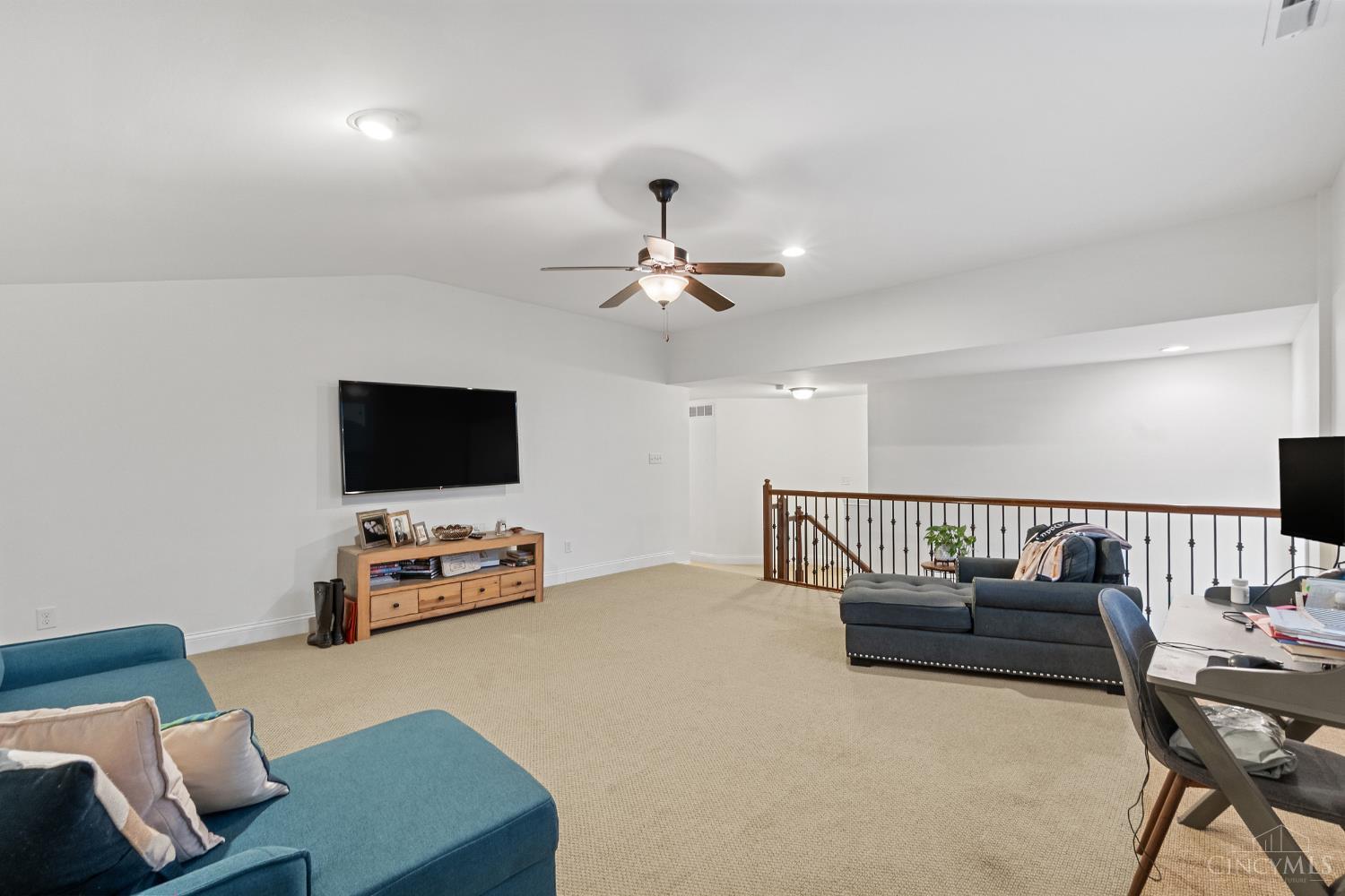 3596 Riverside Drive