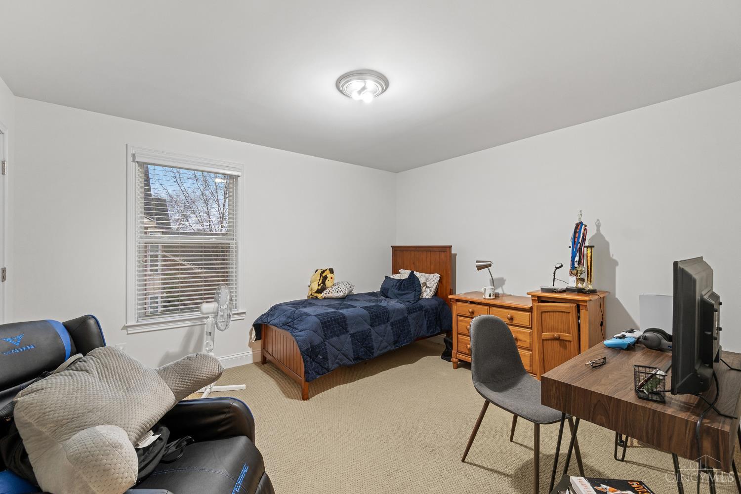 3596 Riverside Drive