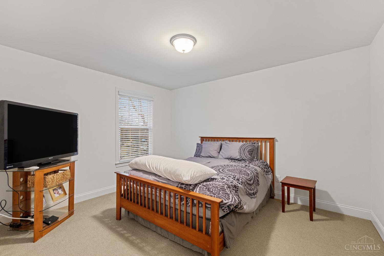 3596 Riverside Drive