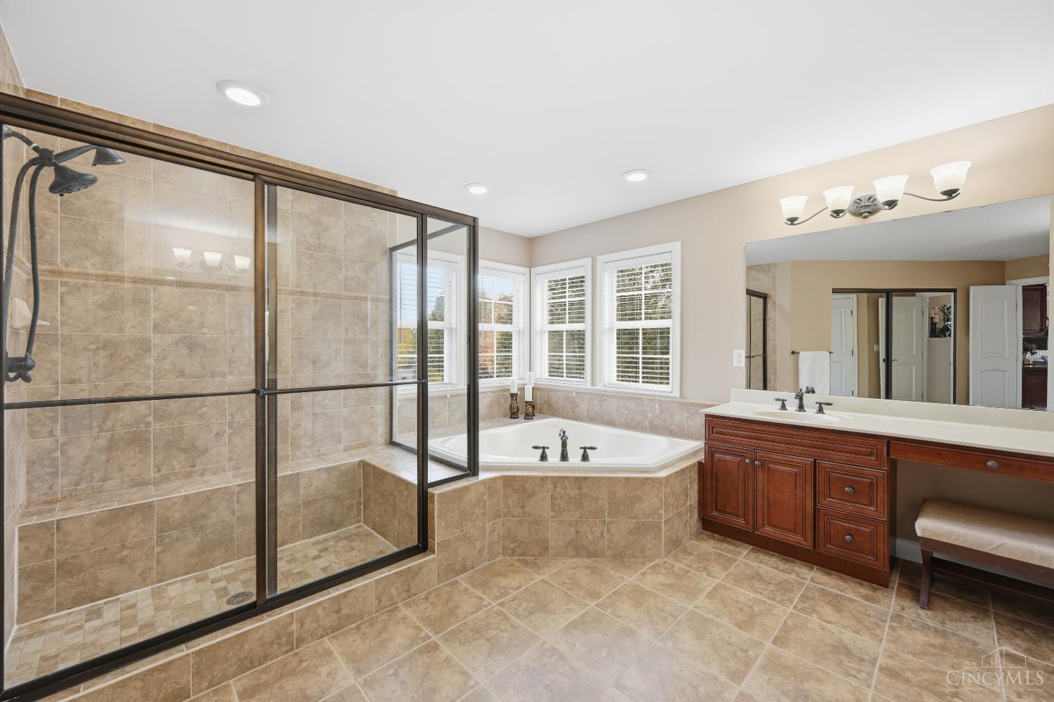 2625 Stonehaven Drive