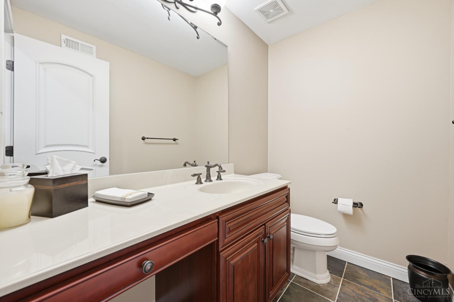 2625 Stonehaven Drive