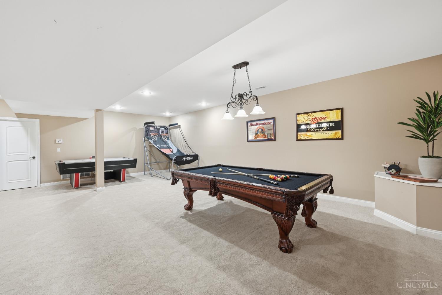 2625 Stonehaven Drive