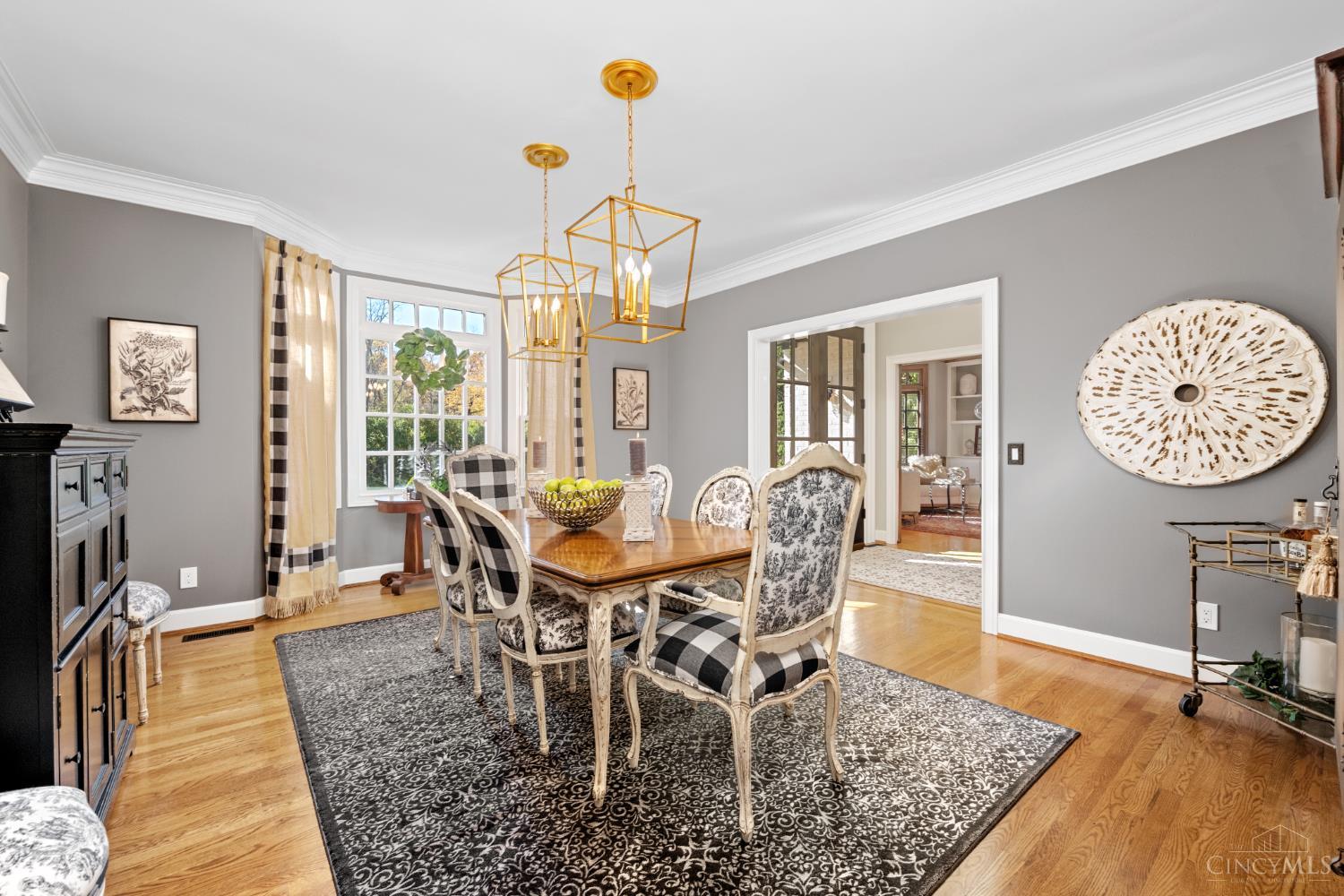 8765 Old Indian Hill Road