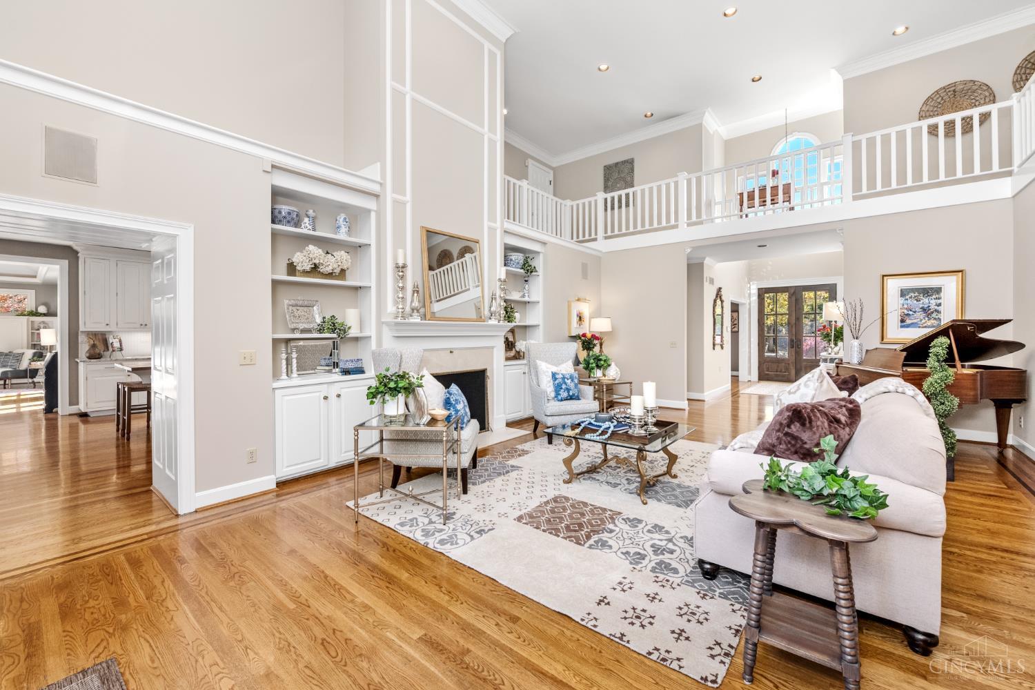 8765 Old Indian Hill Road