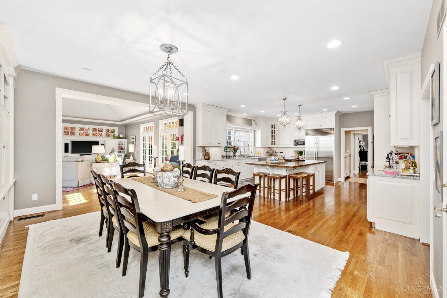 8765 Old Indian Hill Road