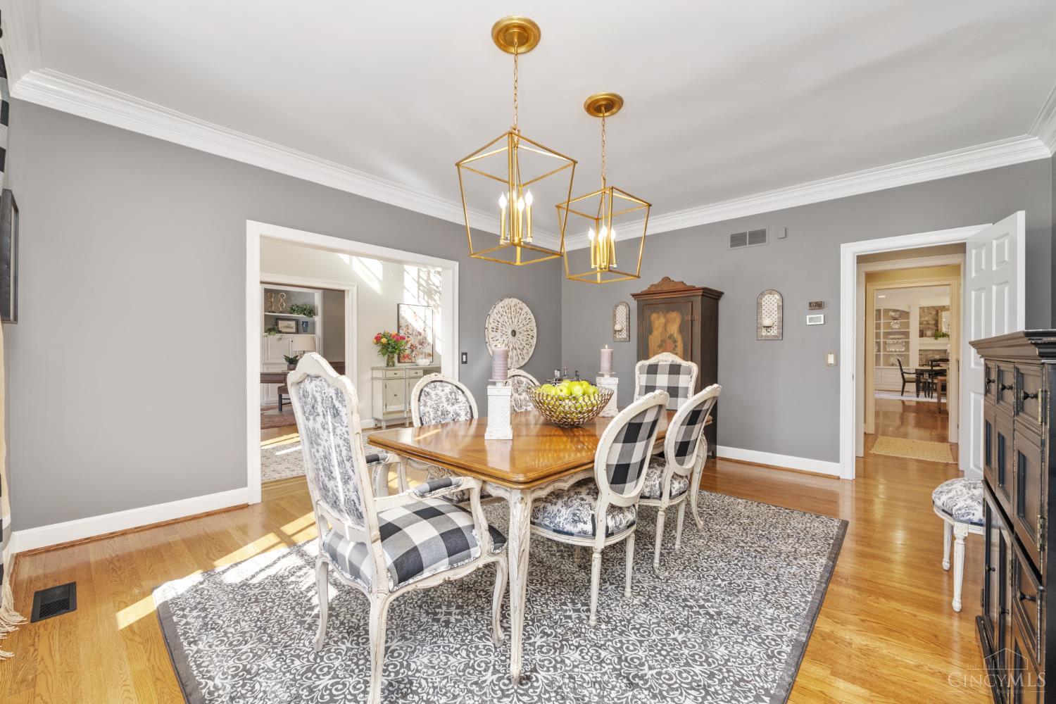 8765 Old Indian Hill Road