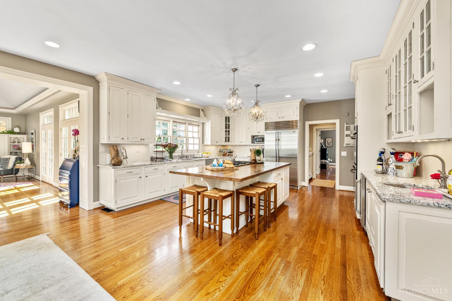 8765 Old Indian Hill Road