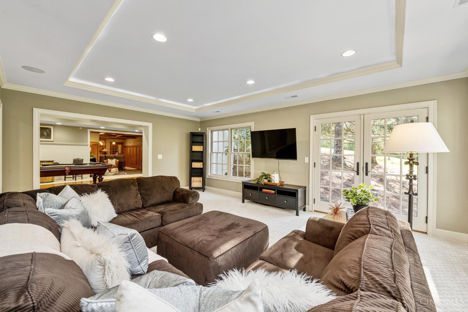 8765 Old Indian Hill Road