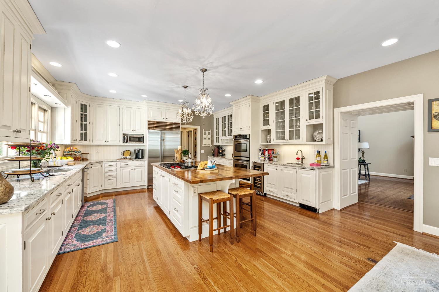 8765 Old Indian Hill Road