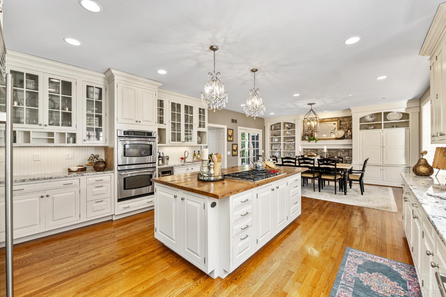 8765 Old Indian Hill Road