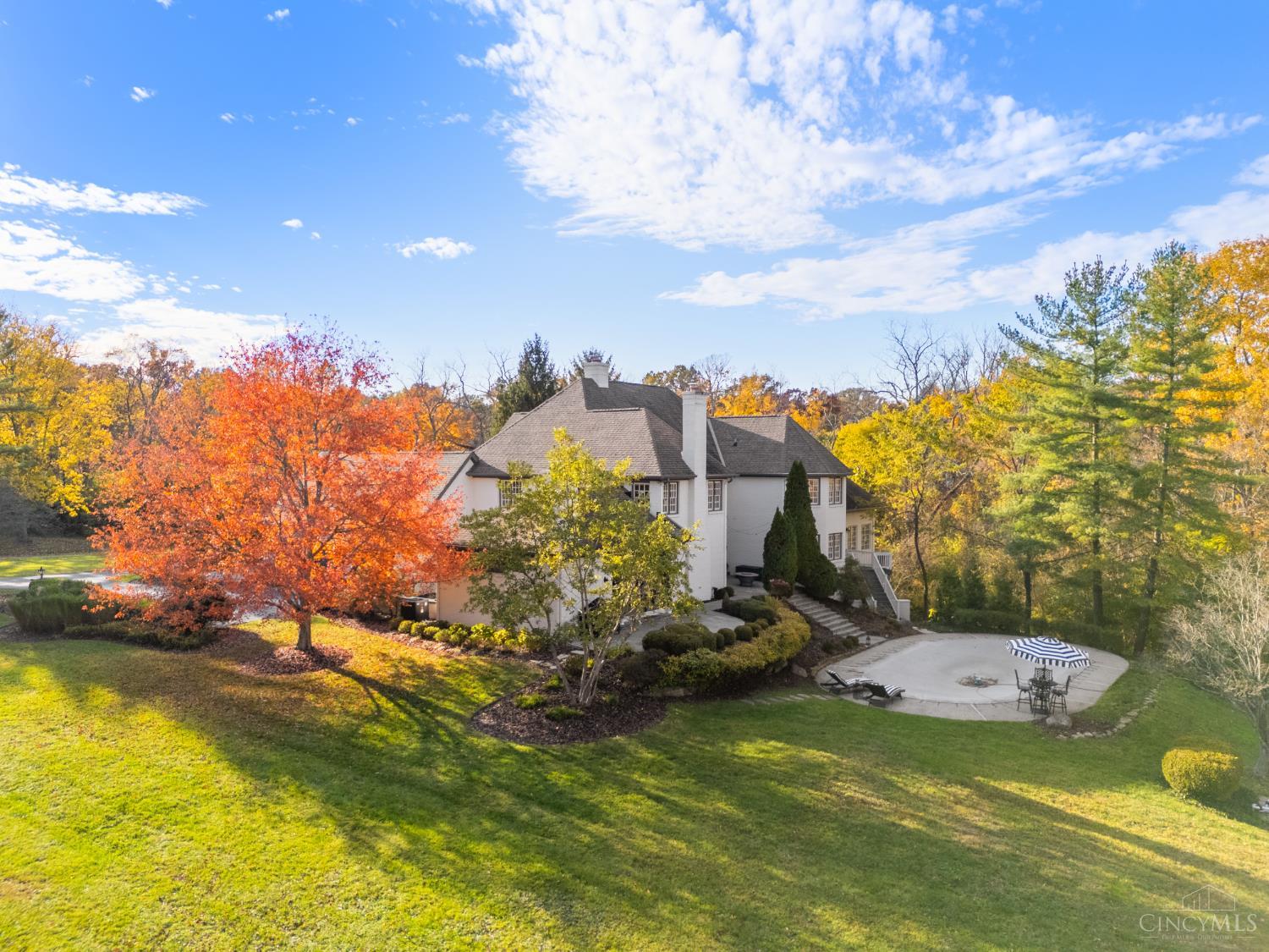 8765 Old Indian Hill Road