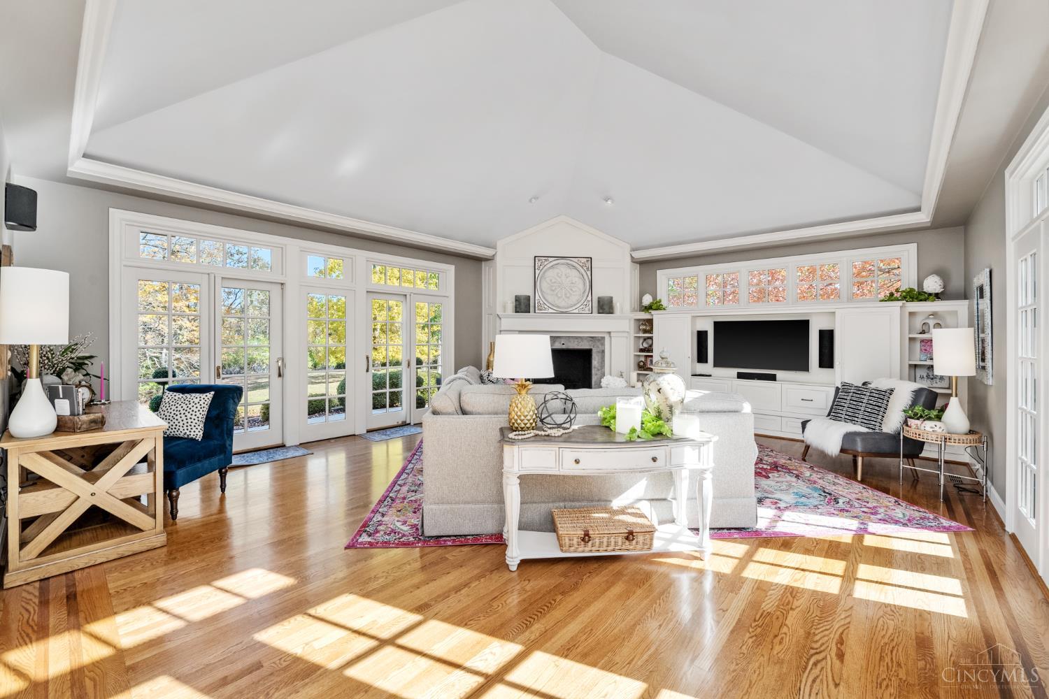 8765 Old Indian Hill Road