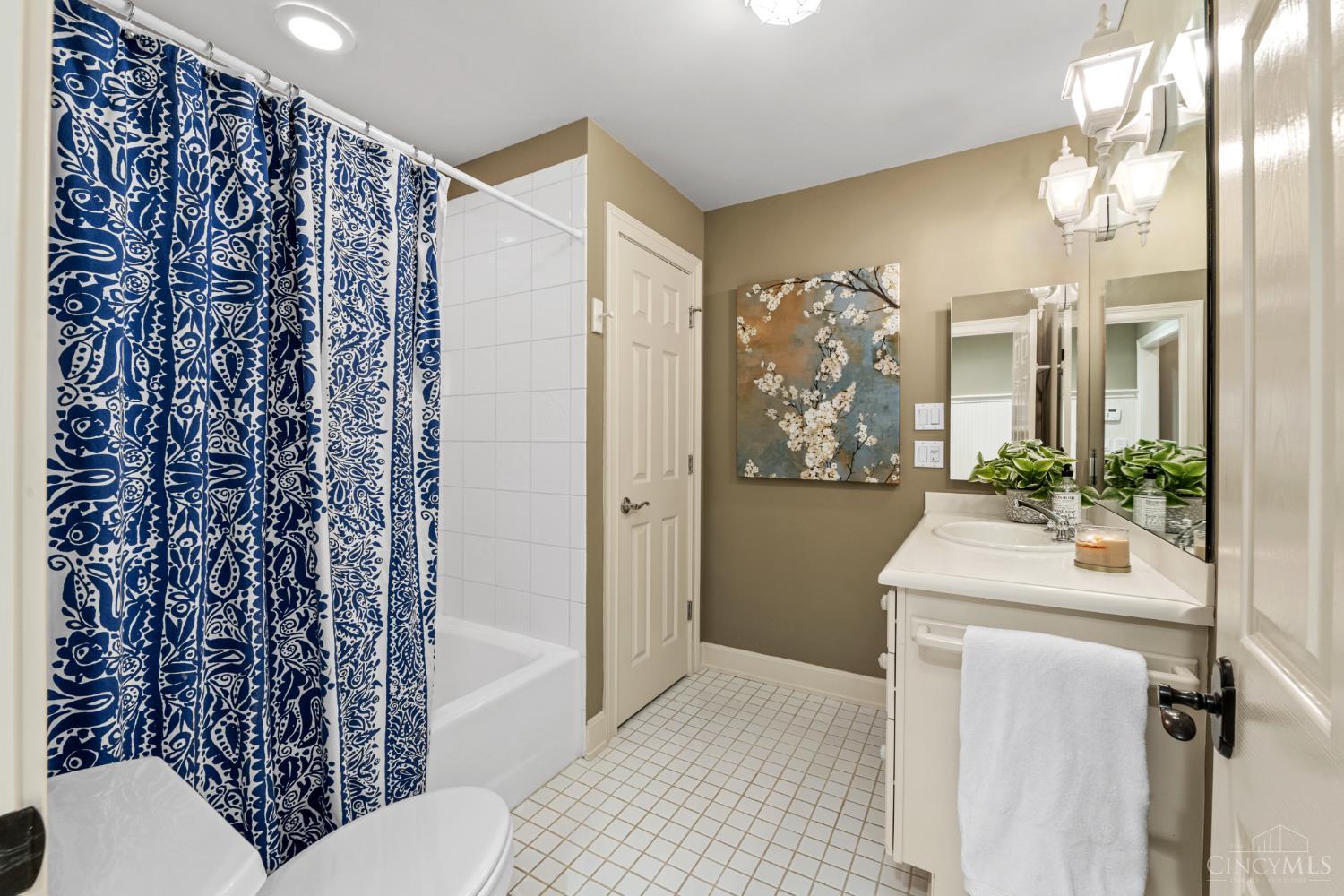 8765 Old Indian Hill Road