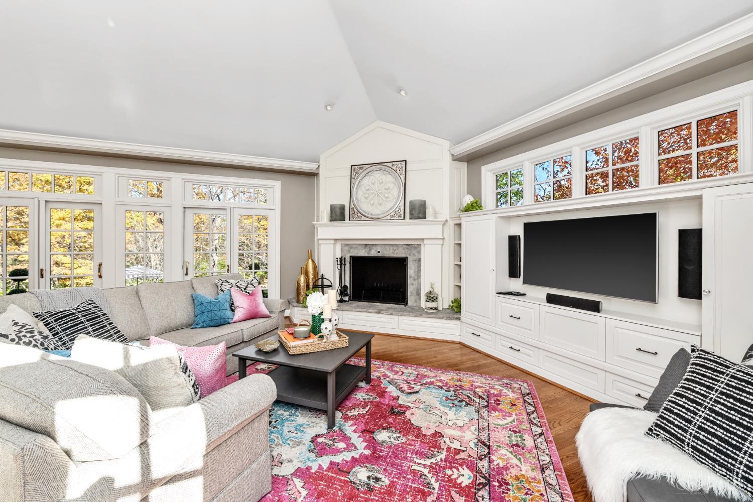 8765 Old Indian Hill Road