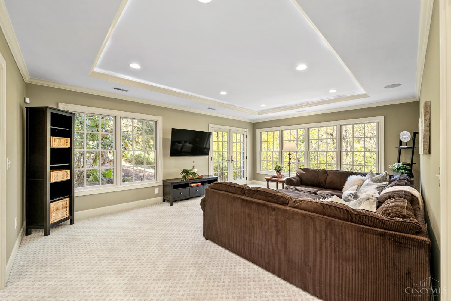 8765 Old Indian Hill Road