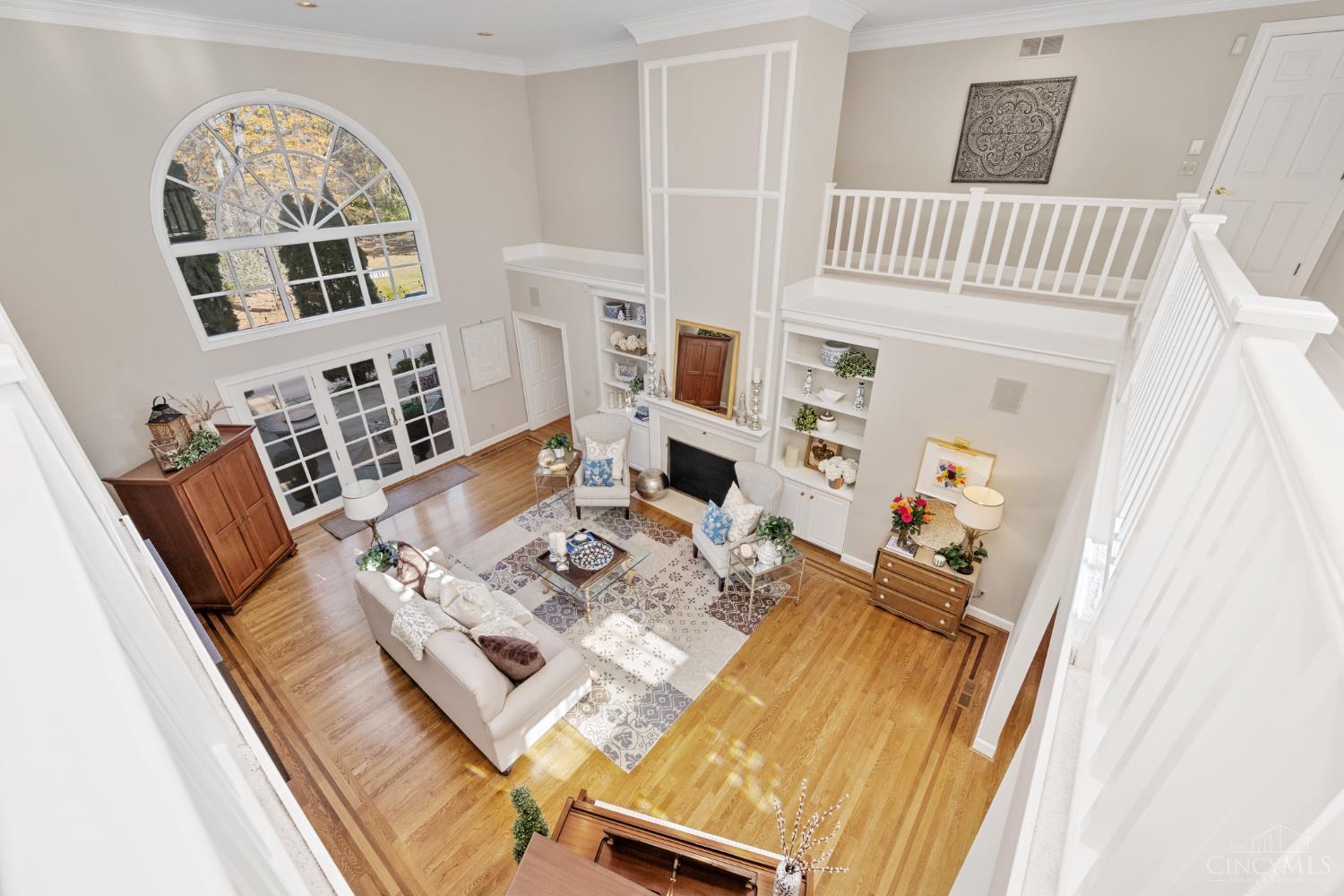 8765 Old Indian Hill Road