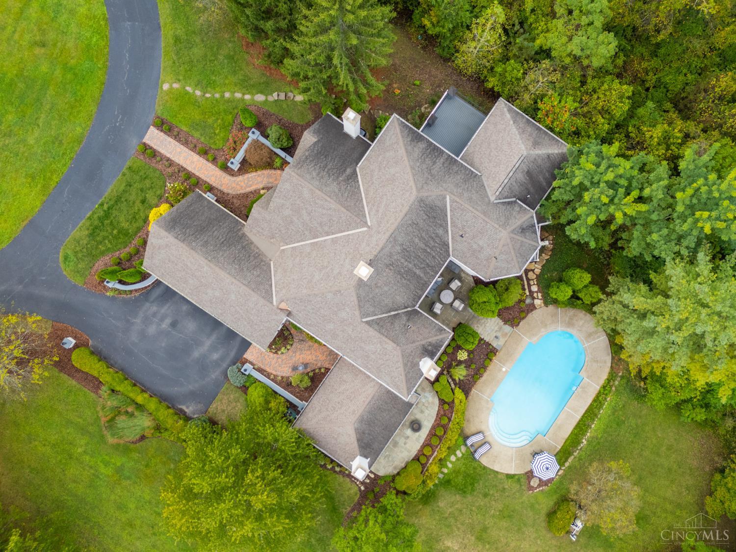 8765 Old Indian Hill Road