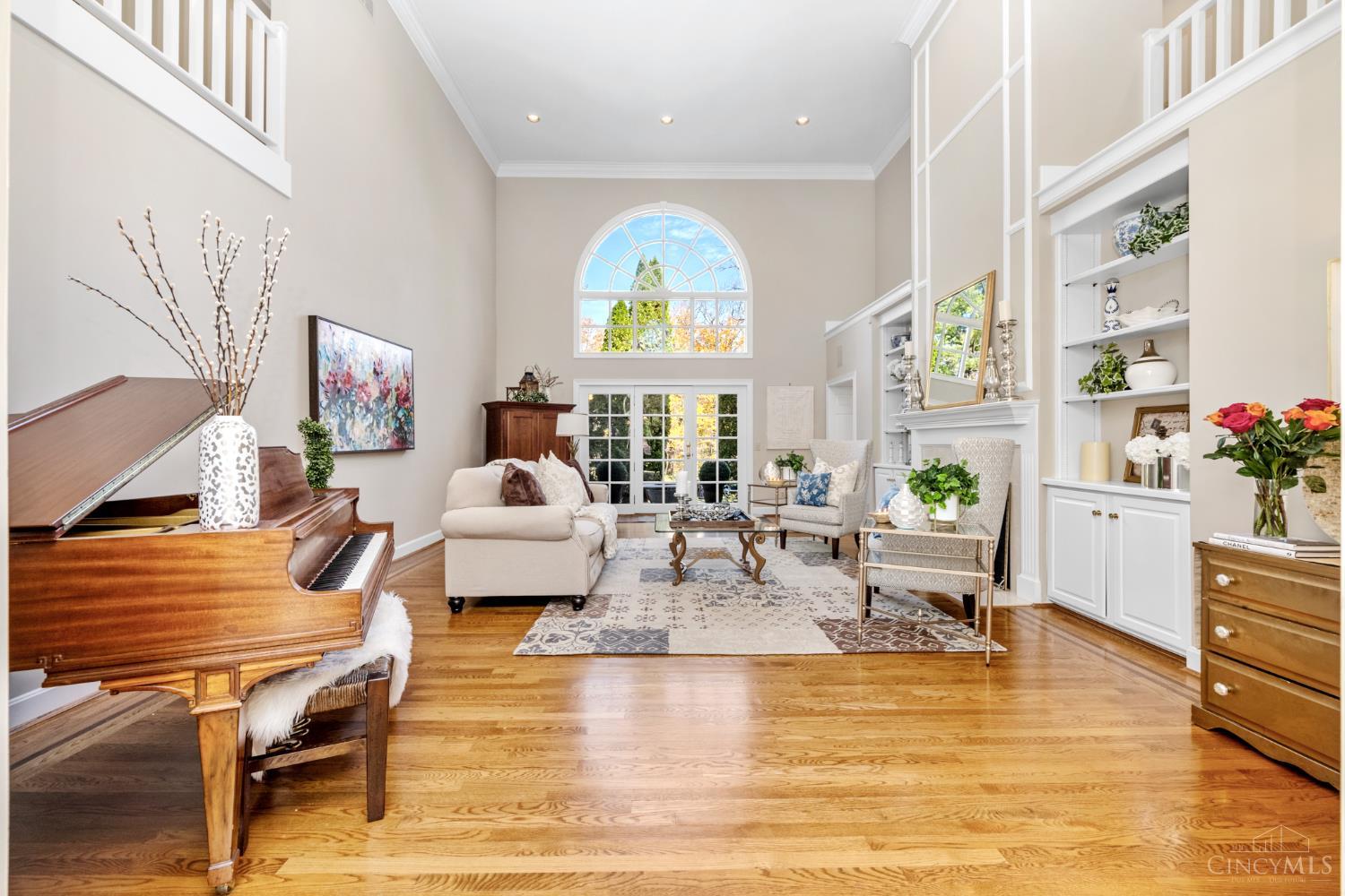 8765 Old Indian Hill Road