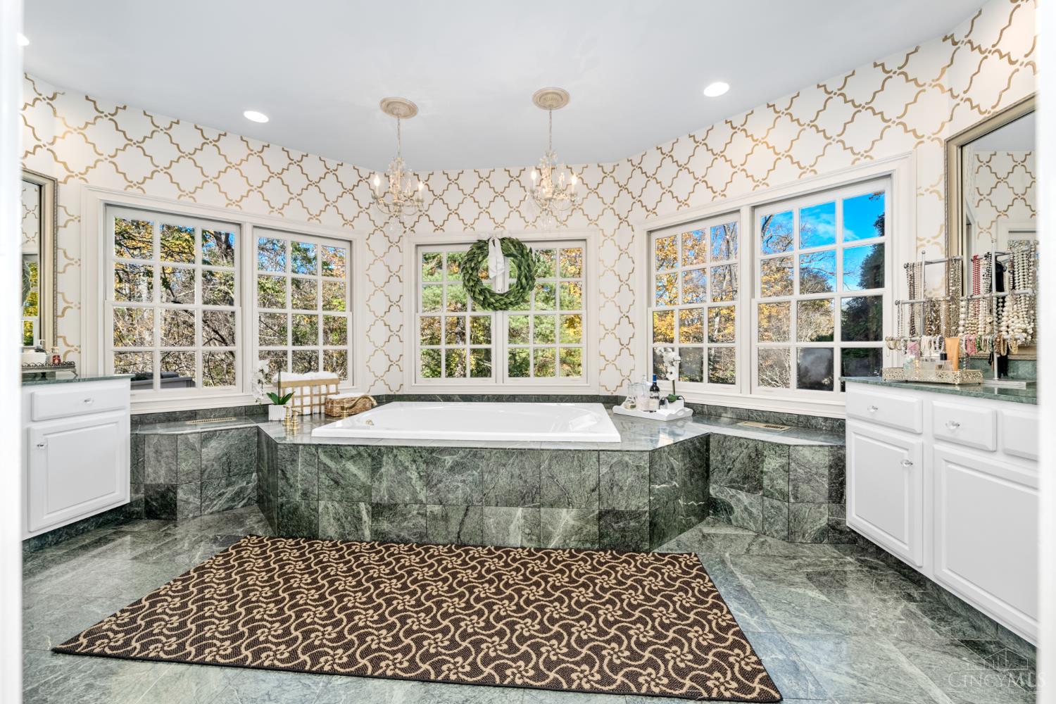 8765 Old Indian Hill Road