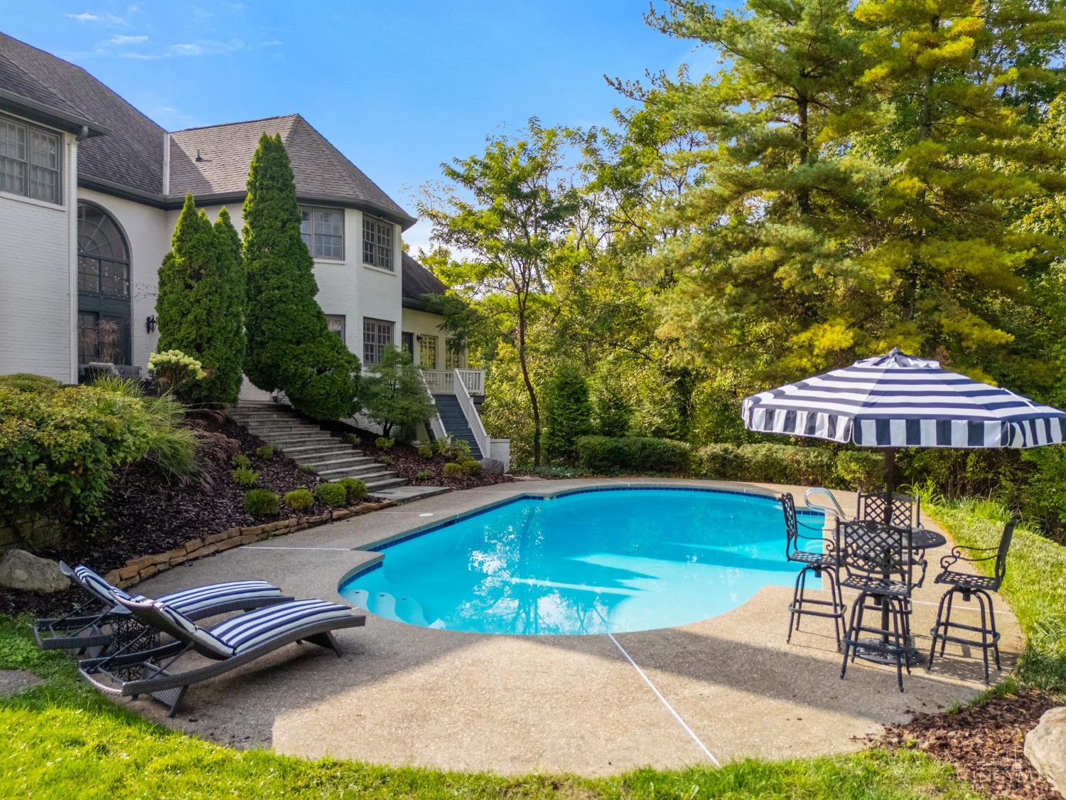 8765 Old Indian Hill Road