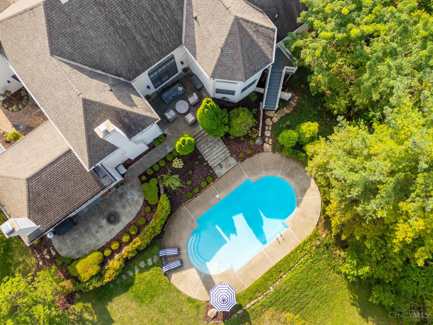 8765 Old Indian Hill Road