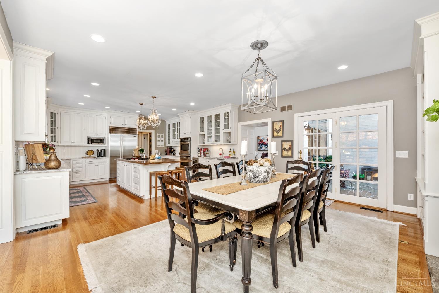 8765 Old Indian Hill Road