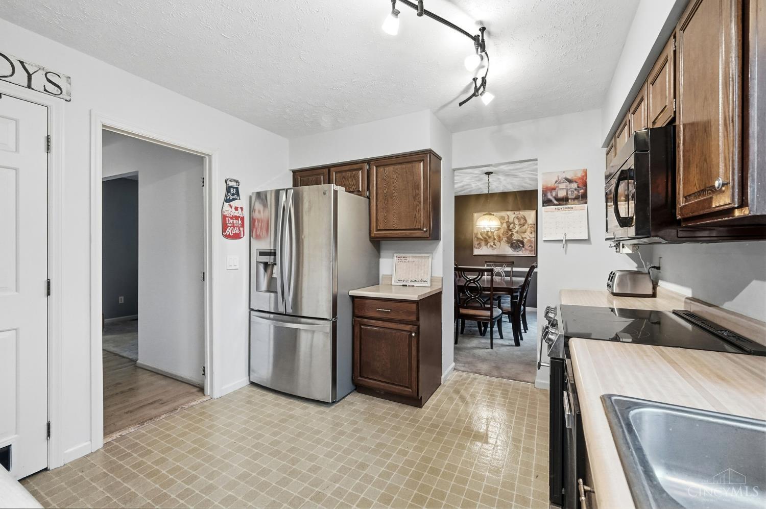 10681 Creeknoll Court