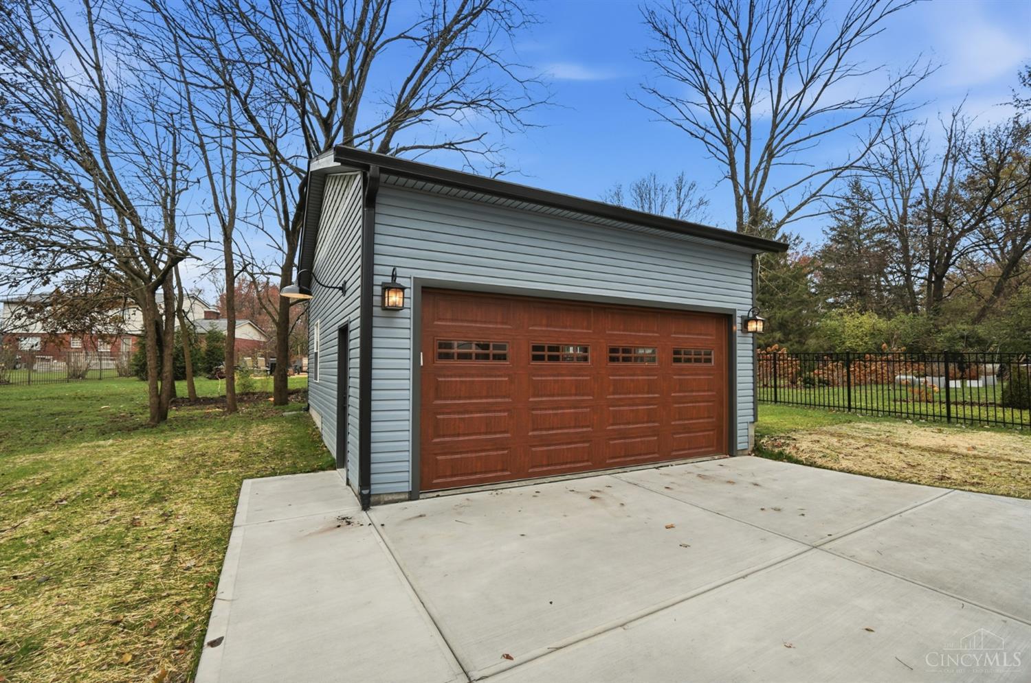 10681 Creeknoll Court