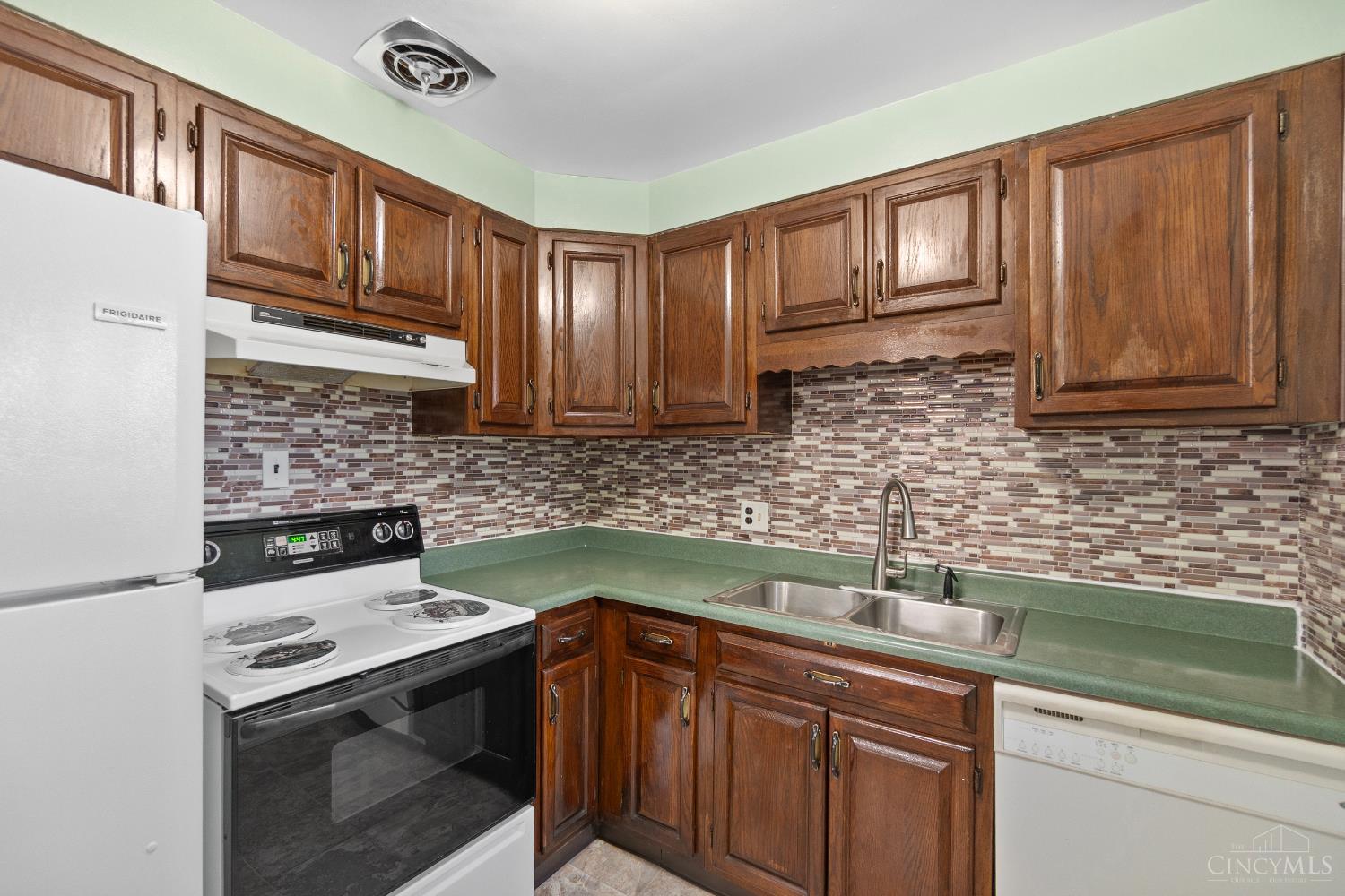 1052 Vacationland Drive