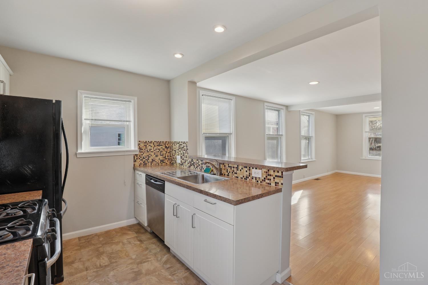 4046 Boomer Road