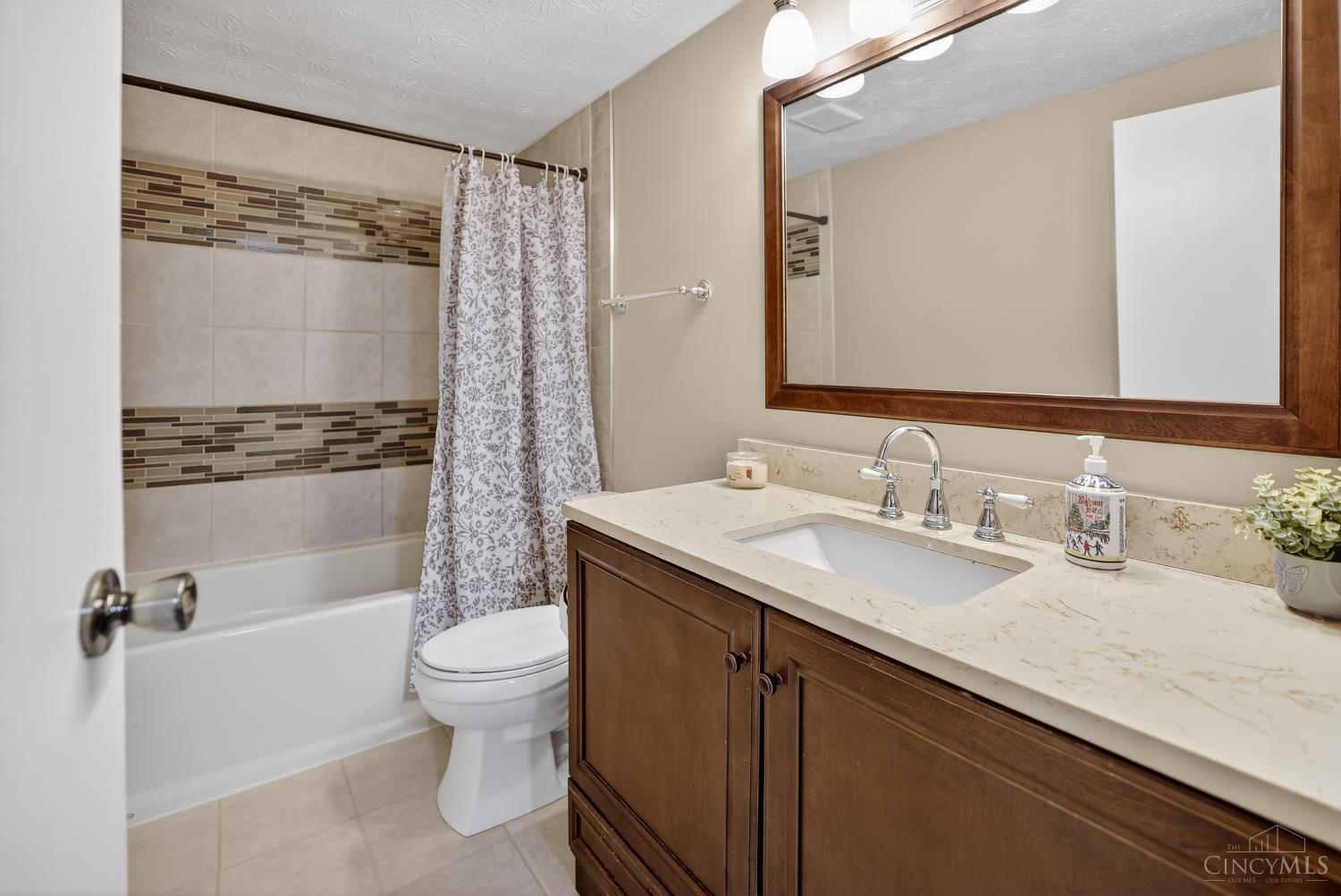 305 Bainbridge Court