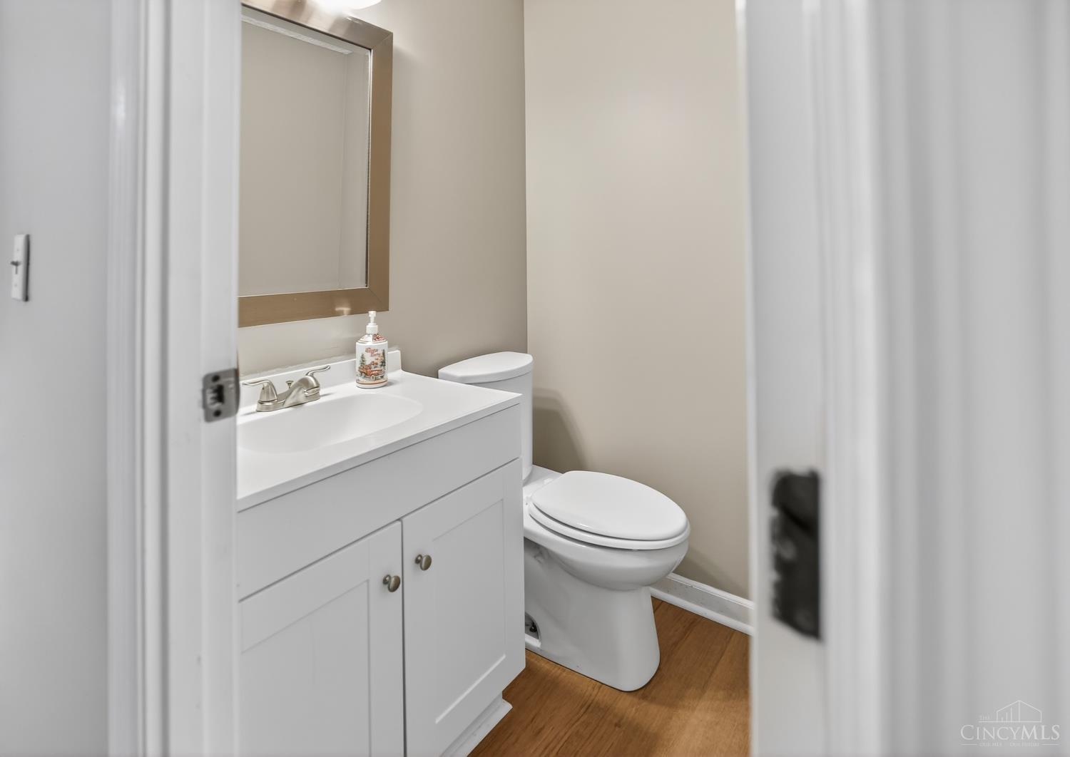 305 Bainbridge Court