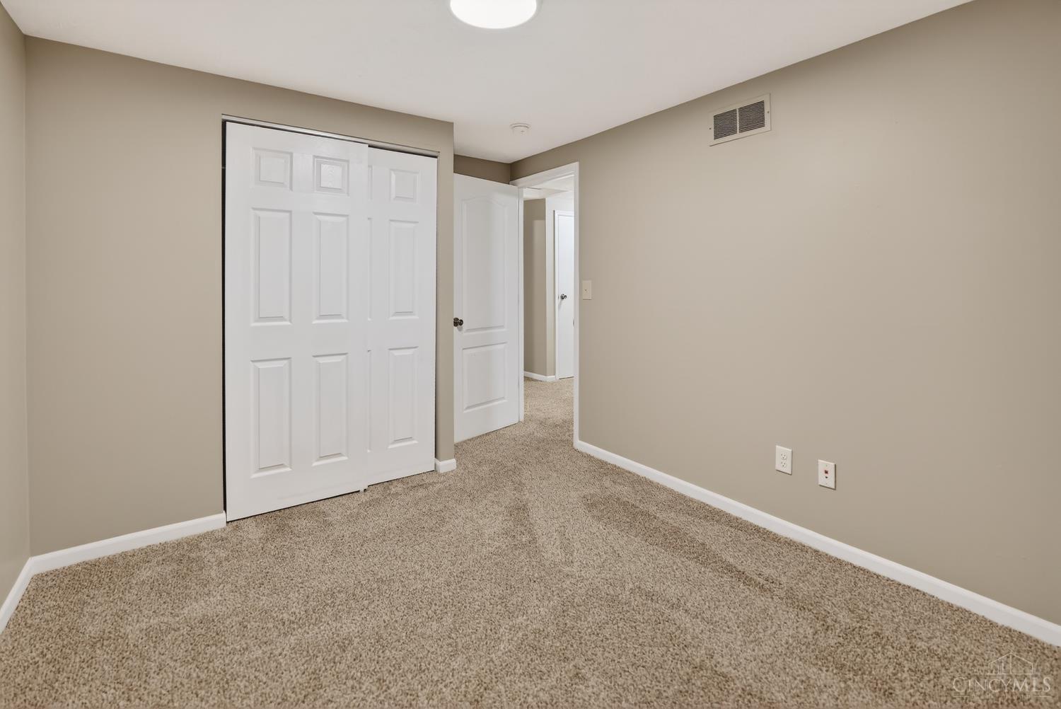 305 Bainbridge Court