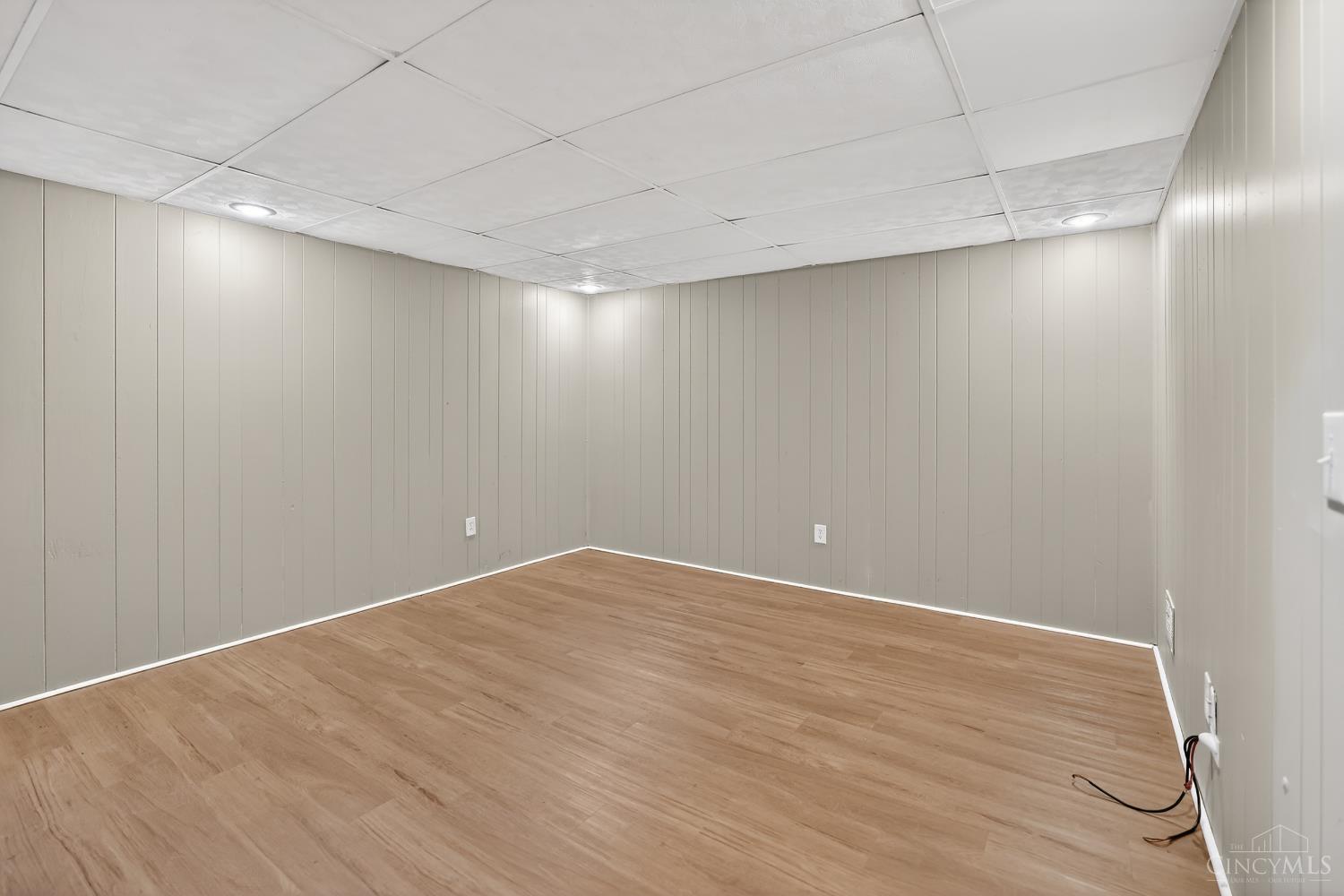 305 Bainbridge Court